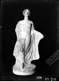 ТЕРРАКОТОВАЯ женская статуэтка из Танагры