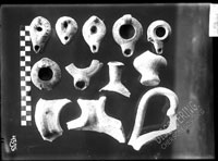 СВЕТИЛЬНИКИ различной техники и формы, первые три римские, а также горло амфориска, ручки кувшинов
