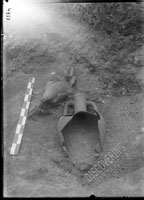 Children burials nos. 14 and 15, in amphorae