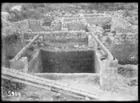Строительство навеса над рыбозасолочной цистерной "Б" раскопок 1937 года